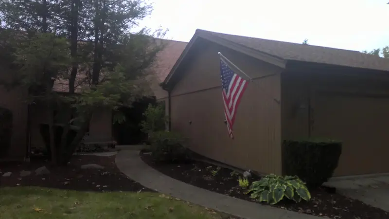 Property photo: 9701 WOODLAND RDG E