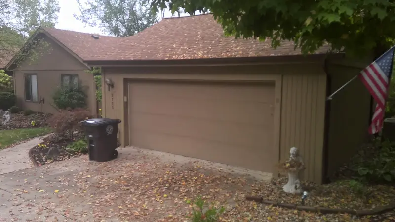 Property photo: 9706 WOODLAND RDG E