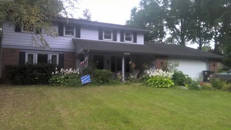 Property photo: 9713 BERKSHIRE LN