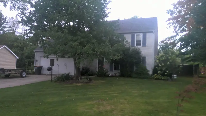 Property photo: 9730 CROWN POINT DR