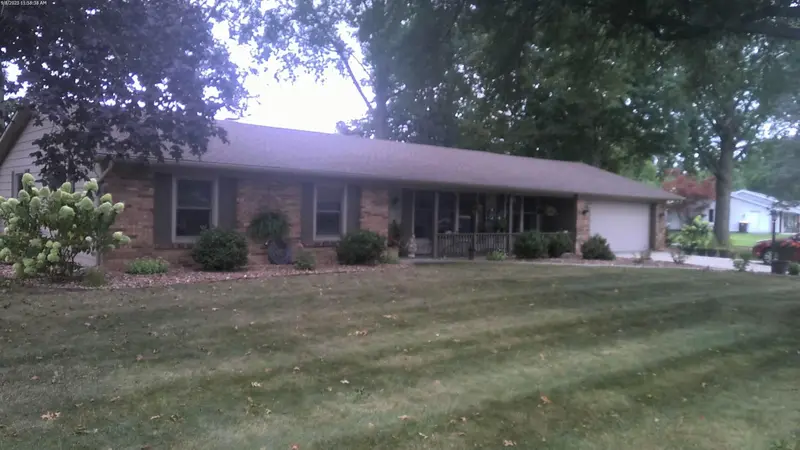 Property photo: 9733 BERKSHIRE LN