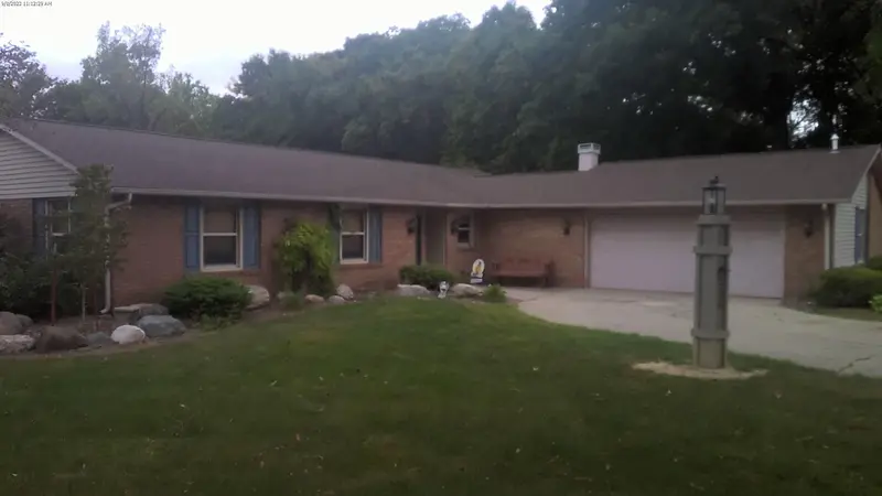 Property photo: 9736 BERKSHIRE LN