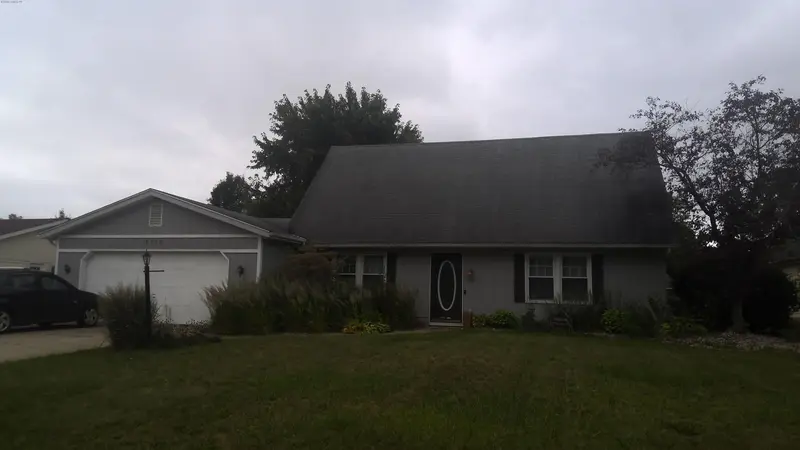 Property photo: 9736 SILVER SHORE CT