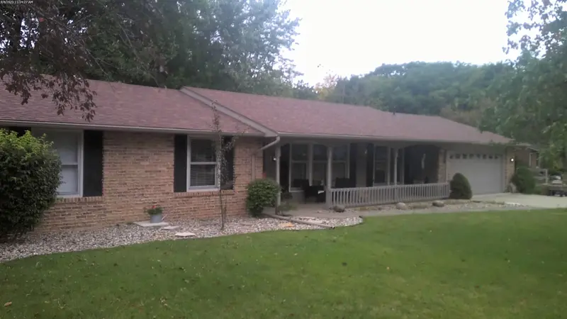 Property photo: 9802 BERKSHIRE LN