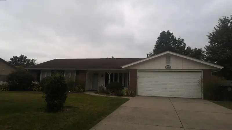 Property photo: 9802 SILVER SHORE CT