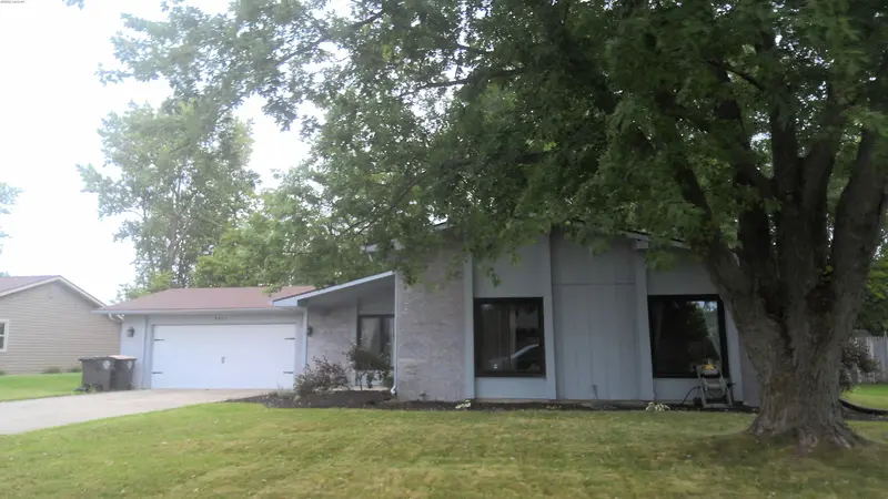 Property photo: 9817 SILVER SHORE CT