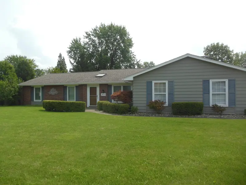 Property photo: 9829 BERKSHIRE LN