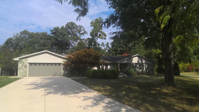 Property photo: 9918 SARATOGA CT