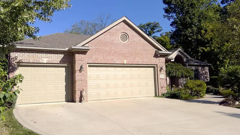 Property photo: 9920 AGORA DR