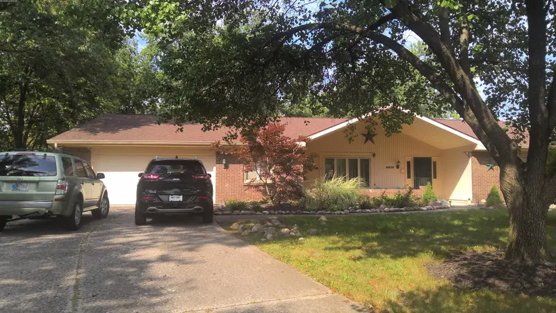 Property photo: 9930 SARATOGA CT