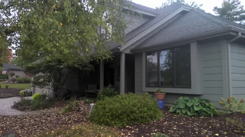 Property photo: 9934 WOODLAND RDG W